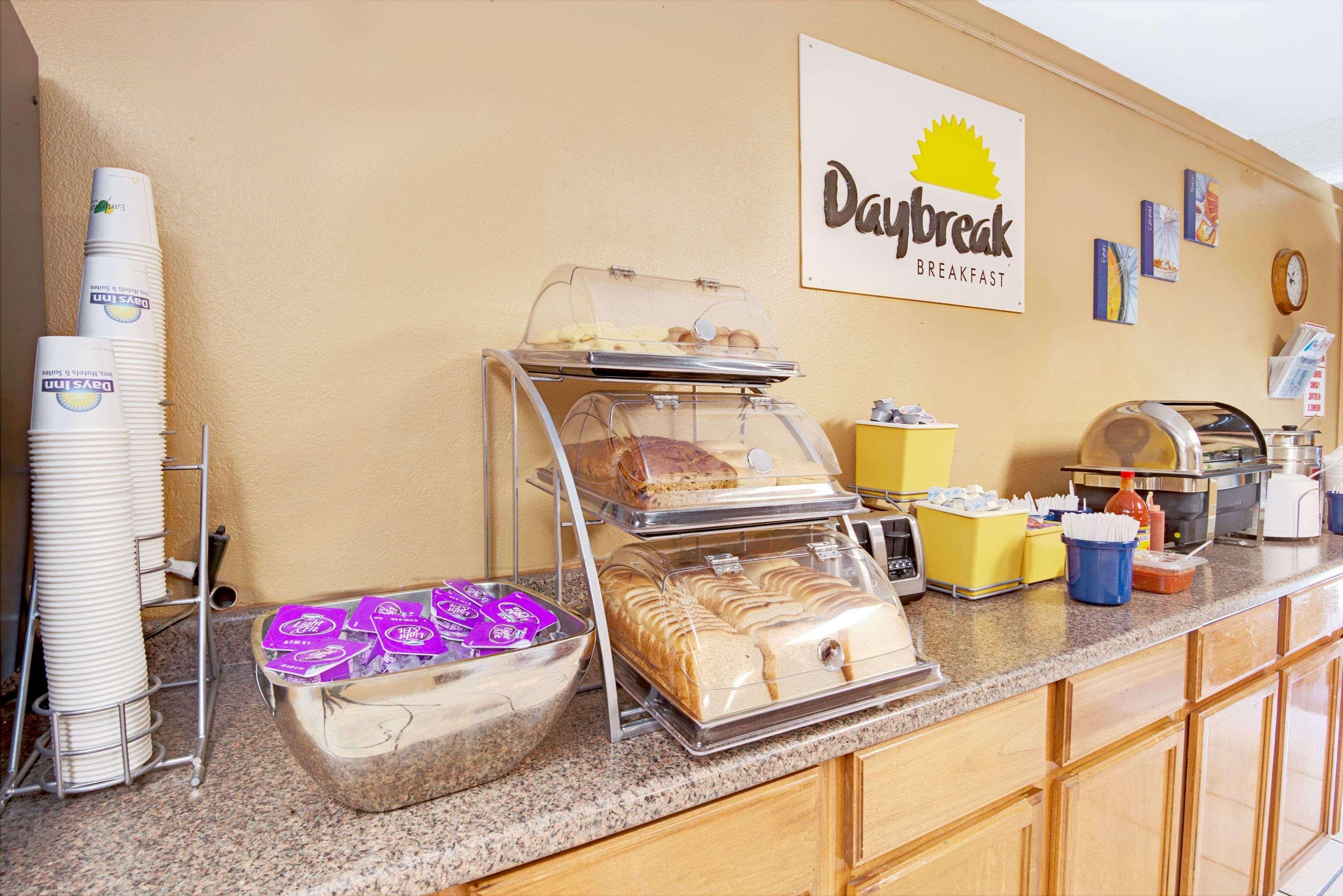 Days Inn By Wyndham El Paso Airport East Zewnętrze zdjęcie